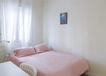 Habitación en piso compartido de 3 habitaciones en Zaragoza, gastos incluidos. en Zaragoza