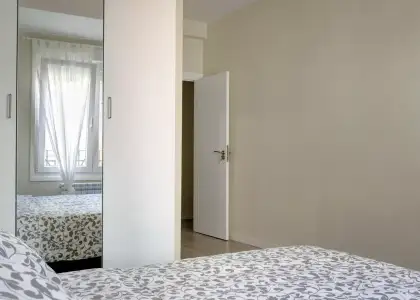 Habitación en piso compartido de 3 habitaciones en Zaragoza, gastos incluidos, ideal para profesionales y estudiantes, solo mujeres. en Zaragoza