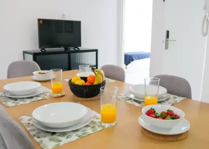 Habitación en piso compartido de 6 habitaciones en alquiler en Alicante, perfecta para profesionales y estudiantes. en Alicante (Alacant)