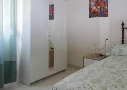 Se alquila habitación en piso compartido de 5 habitaciones en Oviedo en Oviedo
